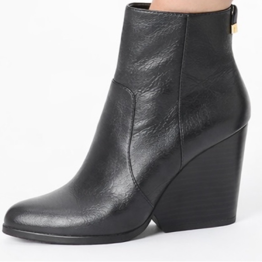 NWOT Calvin Klein Caralena Black Leather boots